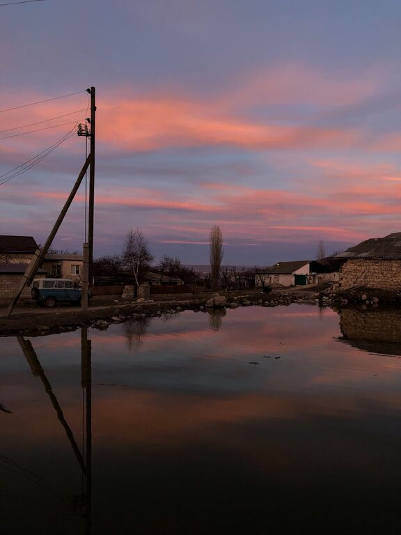 Comparison: Living in an HDB Flat vs a Private House with Its Own Utilities — Which Is Cheaper for Electricity and Water Bills?